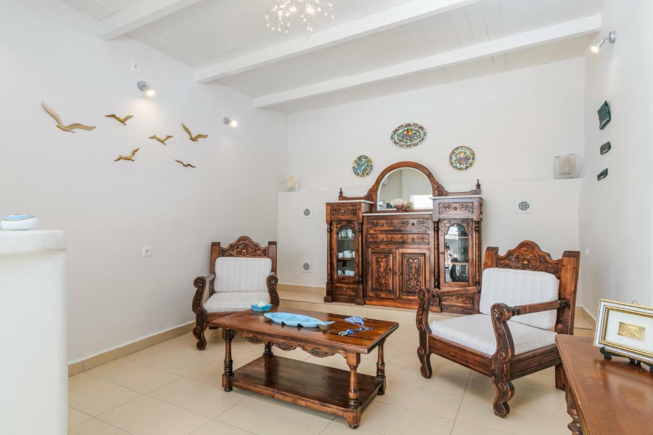 Georgia'S House & Apartment Adamantas  Bagian luar foto
